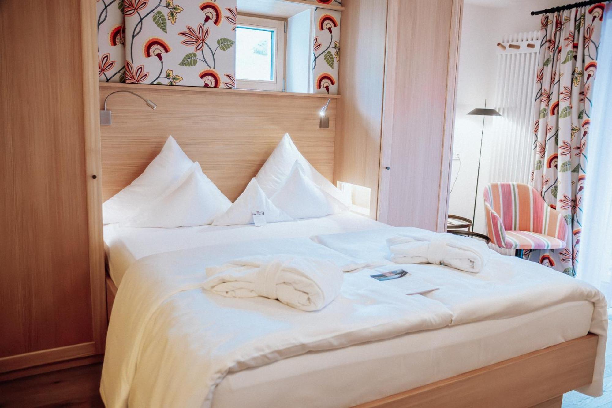 Hotel Goldener Berg Lech Extérieur photo