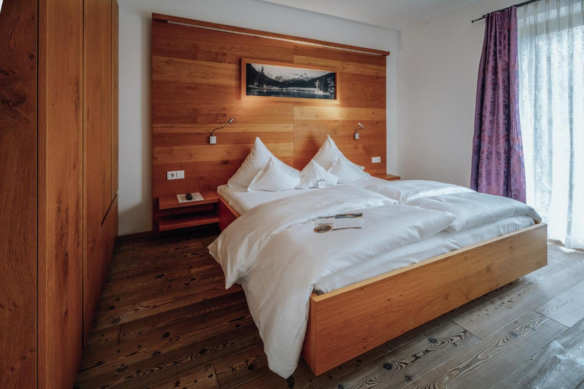 Hotel Goldener Berg Lech Extérieur photo